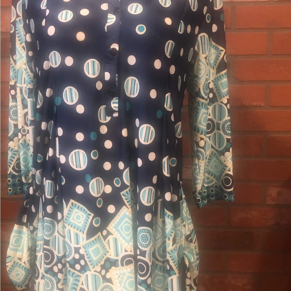 R&B Size Large Stylish Blue and White Women's Tunic